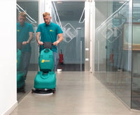 Eureka E36 Scheuersaugmaschine mit einer Scheibenbürste